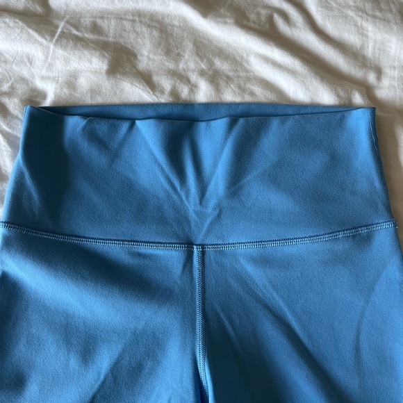 NWOT Aritzia Atmosphere Hi-Rise 9" Inseam Biker Shorts Bright Blue Medium - Picture 5 of 10